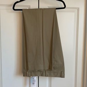 Men’s khaki dress pants